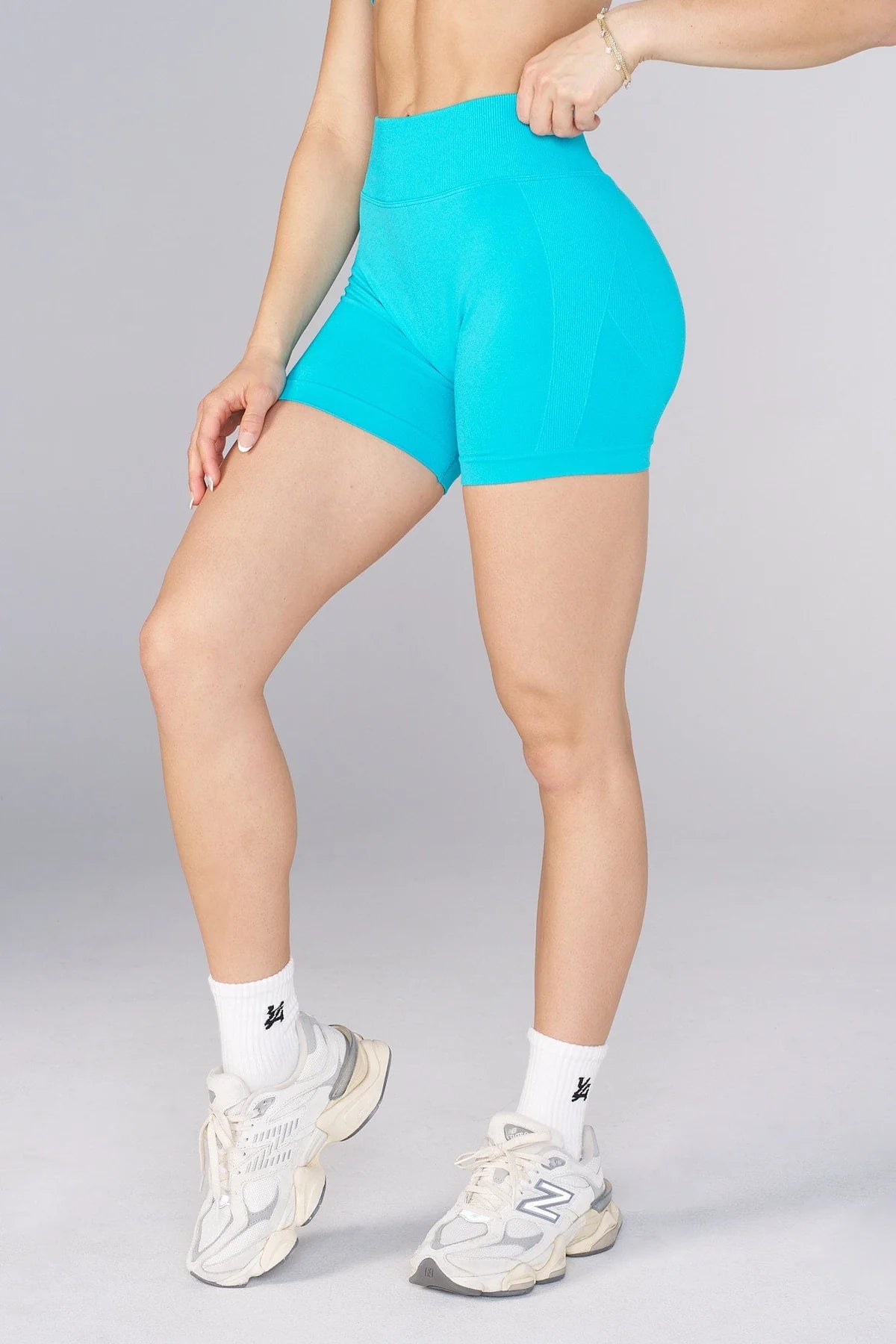 W148 Curve hourglass Shorts 5"